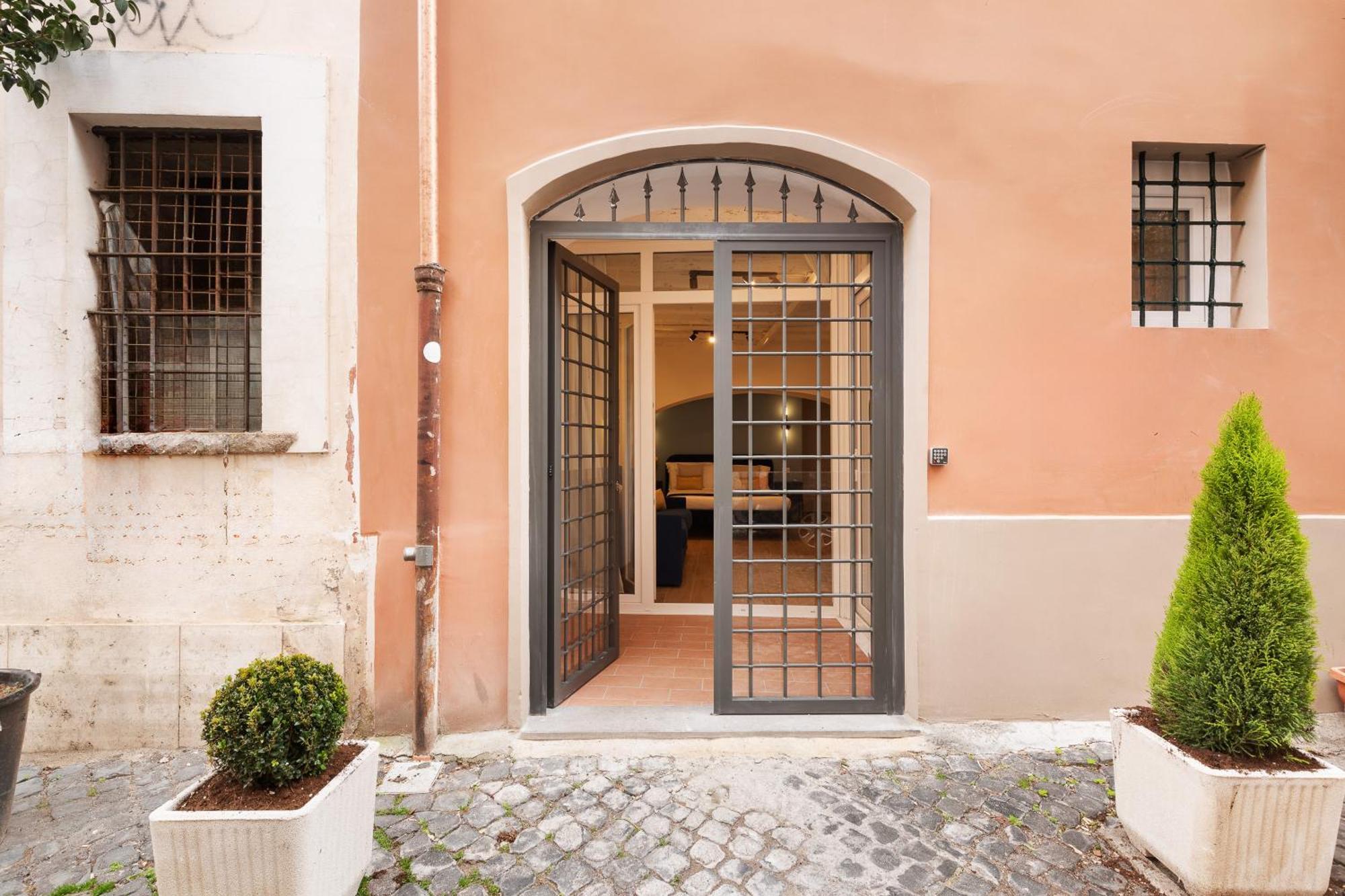 Leopardo Boutique Apartment In Trastevere Rom Exterior foto