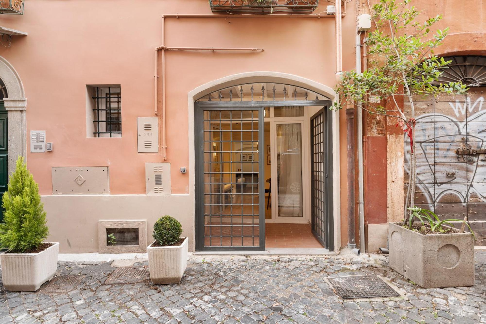 Leopardo Boutique Apartment In Trastevere Rom Exterior foto
